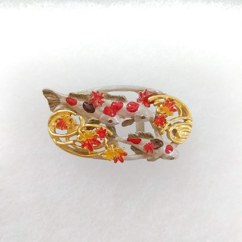 帯留め【秋の鯉】 | カジュアルキモノ Orange bird STORE