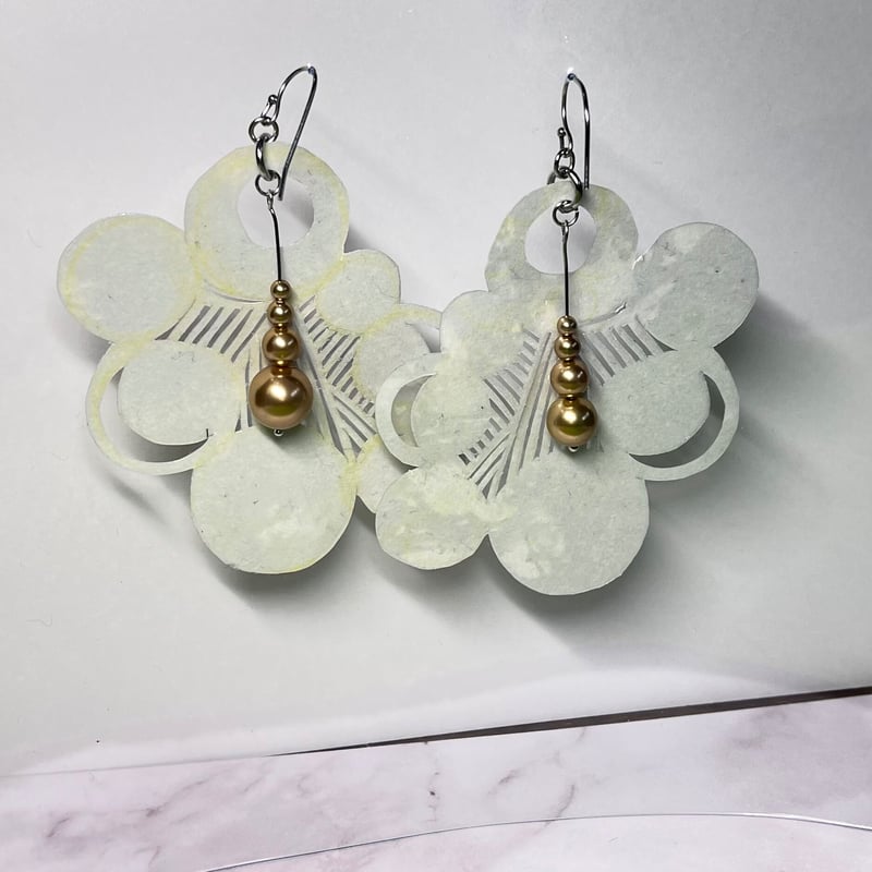 Cut out earrings -silver- | COTSUBAKI