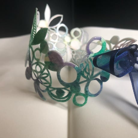 cutout accessory-bracelet-