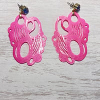 Cutout earrings-neon pink-