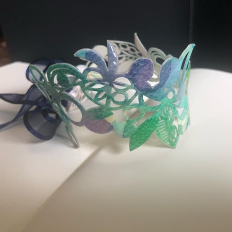 cutout accessory-bracelet-
