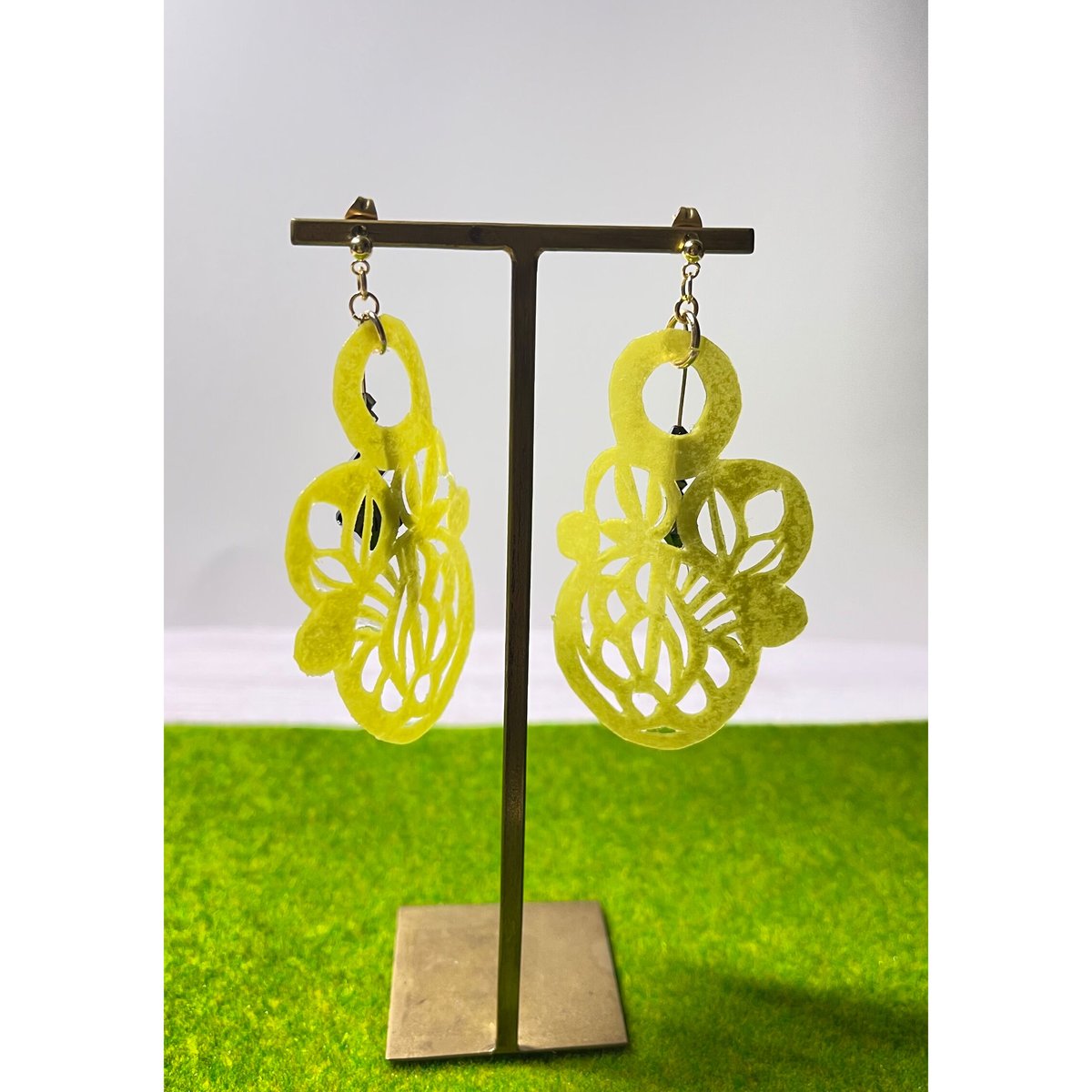 cutout earrings-mimosa yellow mini- | COTSUBAKI