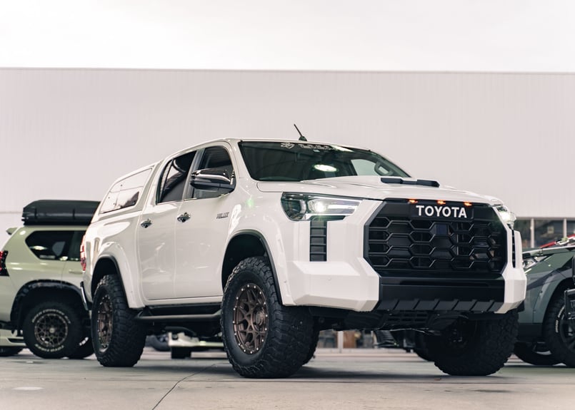 ハイラックス オーバーフェンダー/タンドラフェイスバンパー専用