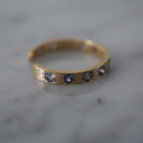 MUSA stone rounded earcuff ring -color sapphire