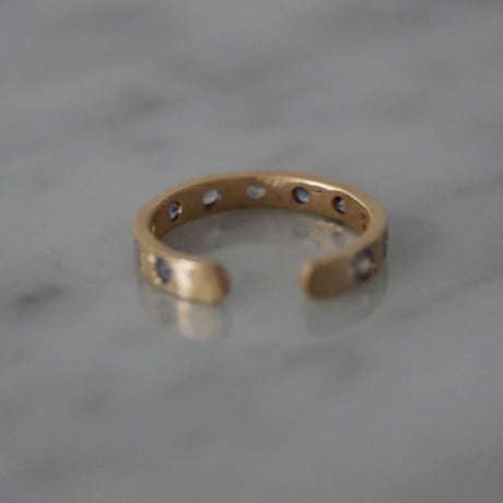 MUSA stone rounded earcuff ring -color sapphire