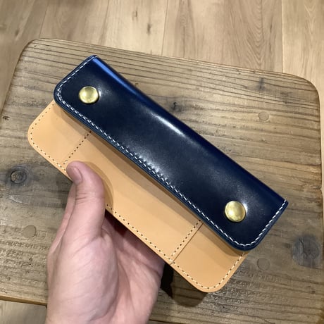 ネイビーオイルコードバン×ラティーゴレザー　トラッカーウォレット