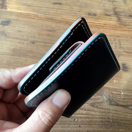 総手縫い オイルコードバンネイビー×ルガトショルダー　ダークブラウン 二つ折り財布 小銭入れあり