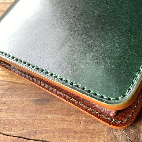 オイルコードバングリーン×ルガトショルダーブラウン 二つ折り財布 小銭入れあり