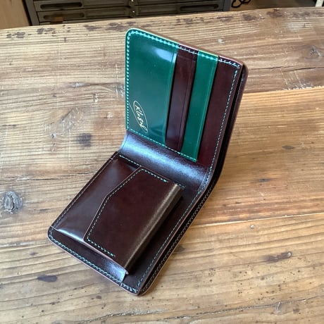 オイルコードバングリーン×ルガトショルダー　ダークブラウン　二つ折り財布　小銭入れあり