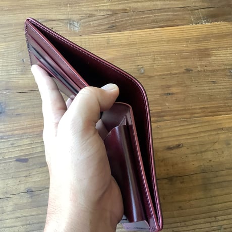 オイルコードバン黒×ルガトショルダーワイン　 二つ折り財布 小銭入れあり