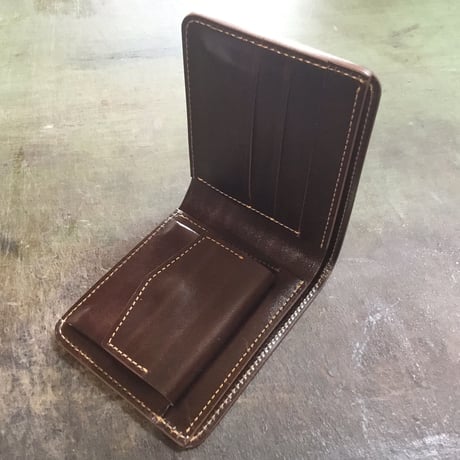 ネイビーオイルコードバン×ルガトショルダーブラウン 二つ折り財布 小銭入れあり