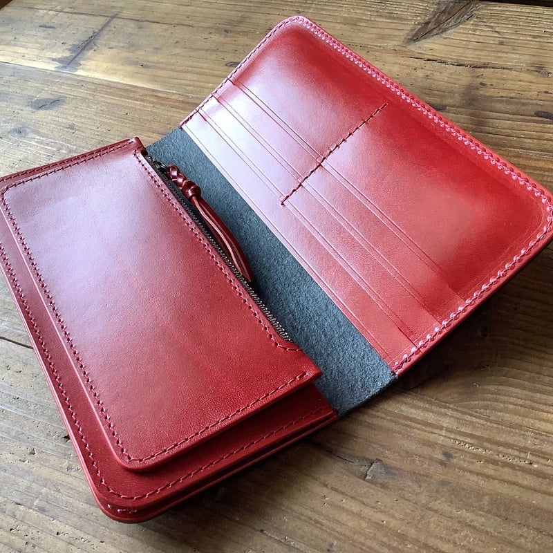 黒革×ルガトショルダー赤 長財布 小銭入れあり | keywest828