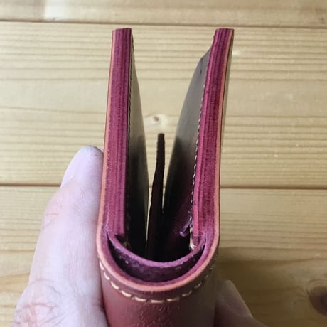 ブラウンオイルコードバン×ルガトショルダーワイン 二つ折り財布 小銭入れあり