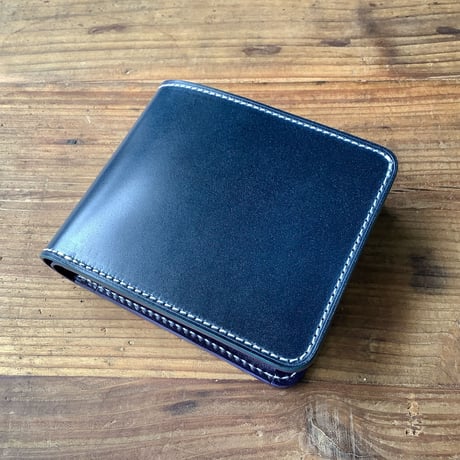 ネイビーオイルコードバン×ルガトショルダーネイビー  二つ折り財布 小銭入れあり