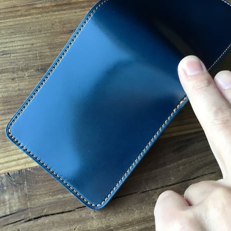 ネイビーオイルコードバン×チョコ色牛革 二つ折り財布 小銭入れなし