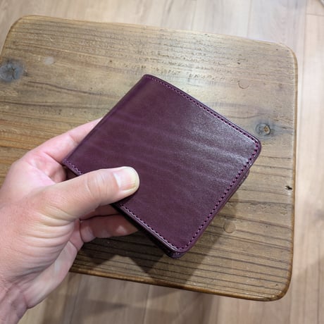 ルガトショルダーパープル 紫  二つ折り財布  小銭入れあり
