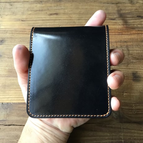 オイルコードバン黒×ルガトショルダーオレンジ 二つ折り財布 小銭入れあり