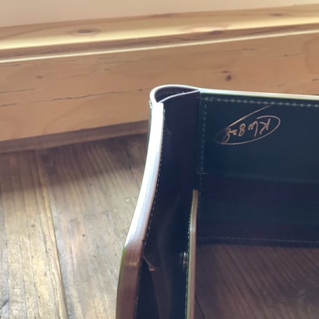 オイルコードバングリーン×ルガトショルダー　ダークブラウン　二つ折り財布　小銭入れあり