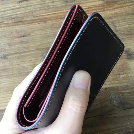ネイビーオイルコードバン×ルガトショルダーワイン 二つ折り財布 小銭入れあり
