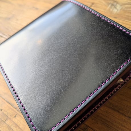 オイルコードバン黒×ルガトショルダーパープル 紫色 二つ折り財布  小銭入れあり