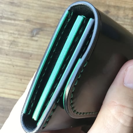 オイルコードバン黒×ルガトショルダーグリーン  名刺入れ