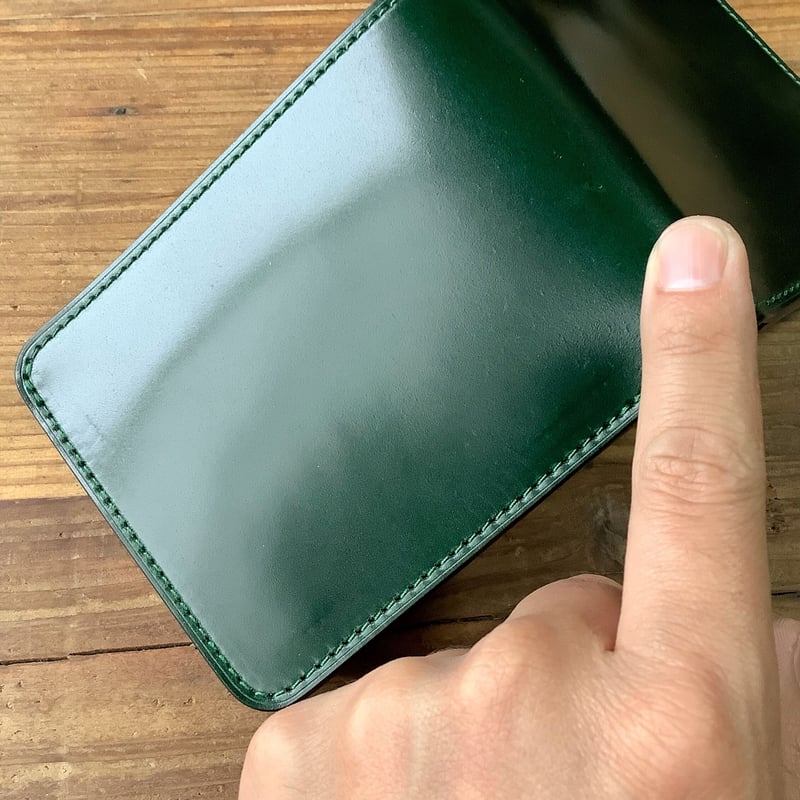 ルガトショルダー・二つ折り財布 緑 - 財布