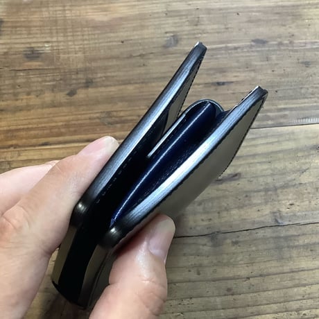 コードバン黒×ルガトショルダーネイビー　二つ折り財布 小銭入れあり
