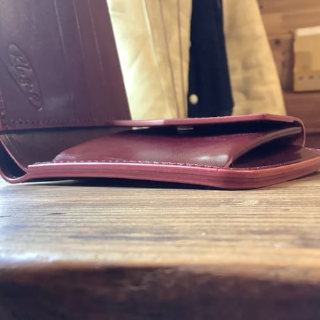 ルガトショルダーワイン  二つ折り財布  小銭入れあり