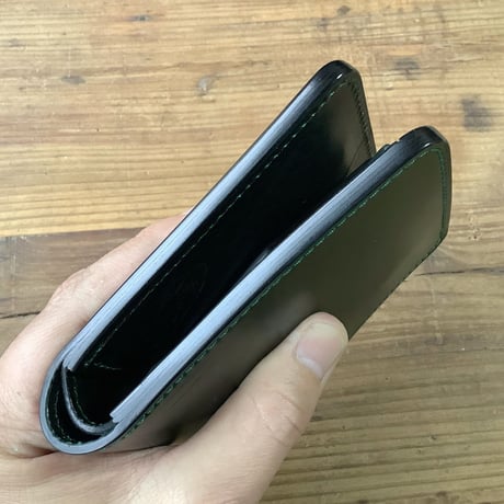 オイルコードバングリーン×ルガトショルダーグリーン 二つ折り財布 小銭入れあり