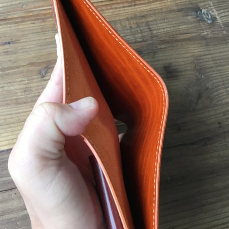 ブラウンオイルコードバン×ルガトショルダーオレンジ 二つ折り財布 小銭入れあり