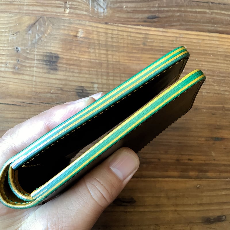 ルガトショルダーグリーン＆イエロー 二つ折り財布 小銭入れなし
