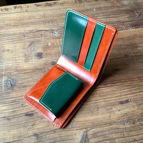 オイルコードバングリーン×ルガトショルダーオレンジ　二つ折り財布　小銭入れあり