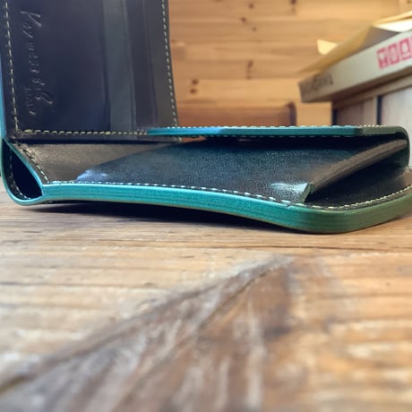 オイルコードバングリーン×ルガトショルダーグリーン　二つ折り財布　小銭入れあり