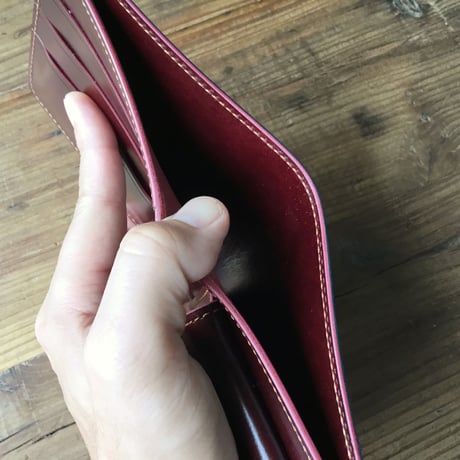 ネイビーオイルコードバン×ルガトショルダーワイン 二つ折り財布 小銭入れあり