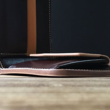 ライトブラウンコードバン×ルガトショルダーブラウン 二つ折り財布 小銭入れあり