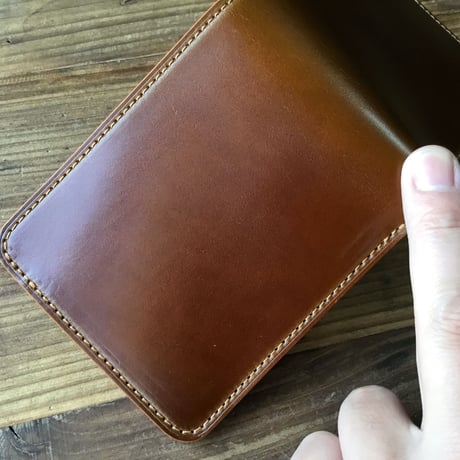 オイルコードバンコニャック×ルガトショルダーワイン 二つ折り財布 小銭入れあり