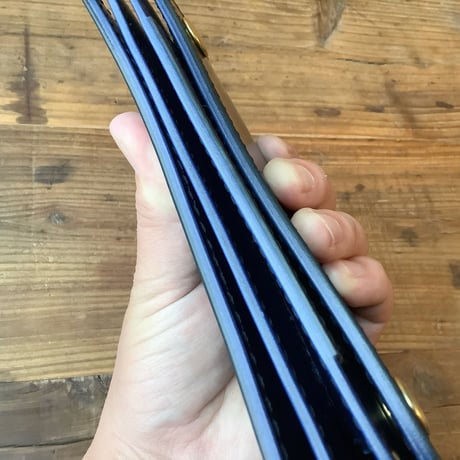 オイルコードバン黒×ルガトショルダーネイビー トラッカーウォレット