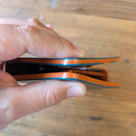オイルコードバンネイビー×ルガトショルダーオレンジ 二つ折り財布  小銭入れあり