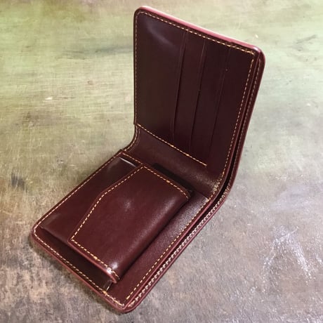 ネイビーオイルコードバン×ルガトショルダーワイン 二つ折り財布 小銭入れあり