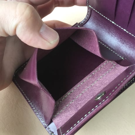 オリーブグリーンコードバン×ルガトショルダーパープル 二つ折り財布 小銭入れあり