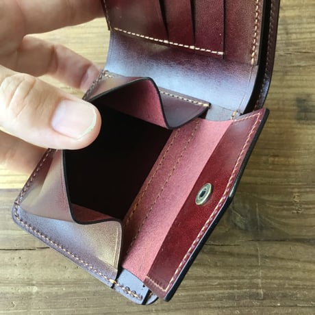 ブラウンコードバン×ルガトショルダーワイン 二つ折り財布 小銭入れあり