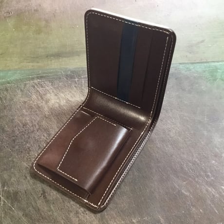 ネイビーオイルコードバン×チョコ色牛革 二つ折り財布 小銭入れあり