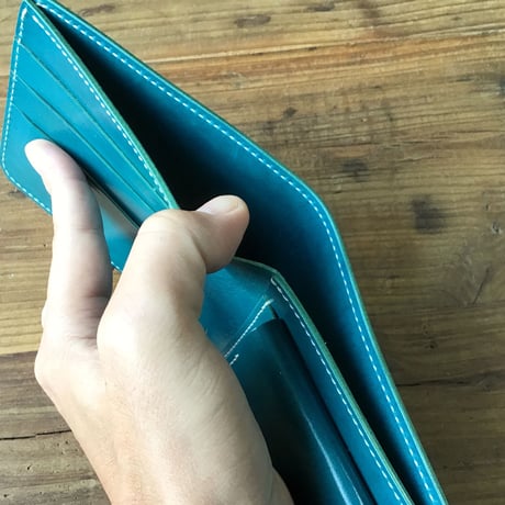 ルガトショルダー琉球ブルー  二つ折り財布  小銭入れあり