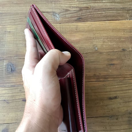 オイルコードバングリーン×ルガトショルダーワイン 二つ折り財布 小銭入れあり