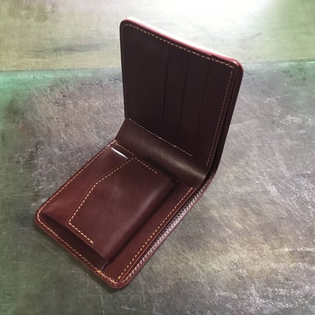 オイルコードバン赤茶×ルガトショルダーワイン 二つ折り財布   小銭入れあり