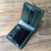 オイルコードバン黒×ルガトショルダーグリーン 二つ折り財布 小銭入れあり