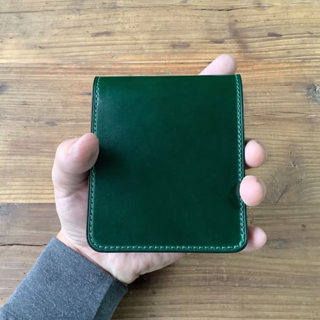 オイルコードバングリーン×ルガトショルダーグリーン 二つ折り財布 小銭入れあり