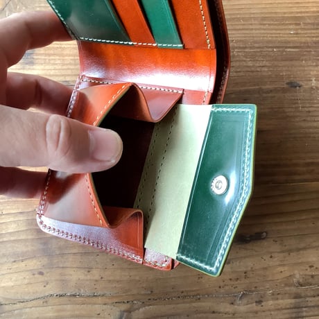 オイルコードバングリーン×ルガトショルダーオレンジ　二つ折り財布　小銭入れあり