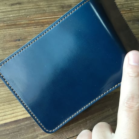 ネイビーオイルコードバン×ルガトショルダーワイン  二つ折り財布 小銭入れあり