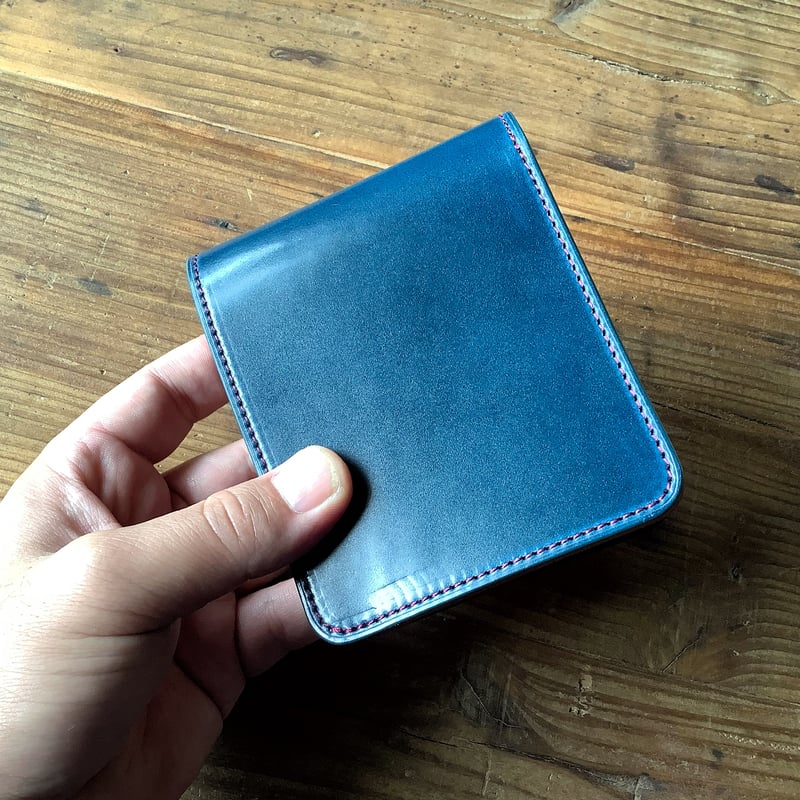 ネイビーオイルコードバン ルガトショルダーワイン 二つ折り財布 小銭入れあり keywe